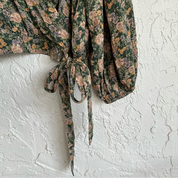 AMERICAN EAGLE Women’s Size XL Floral Faux Wrap Top Bohemian - Picture 4 of 7